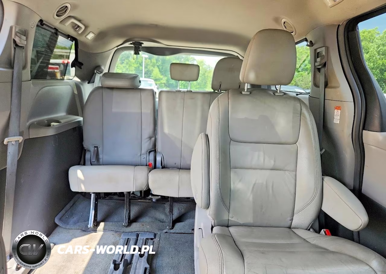 2015 Toyota Sienna Xle 8-Passenger VIN:5TDYK3DC2FS622883 - 10