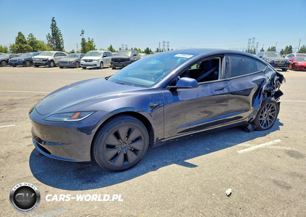 2025 Tesla Model 3 – zdjęcie 1 z 12