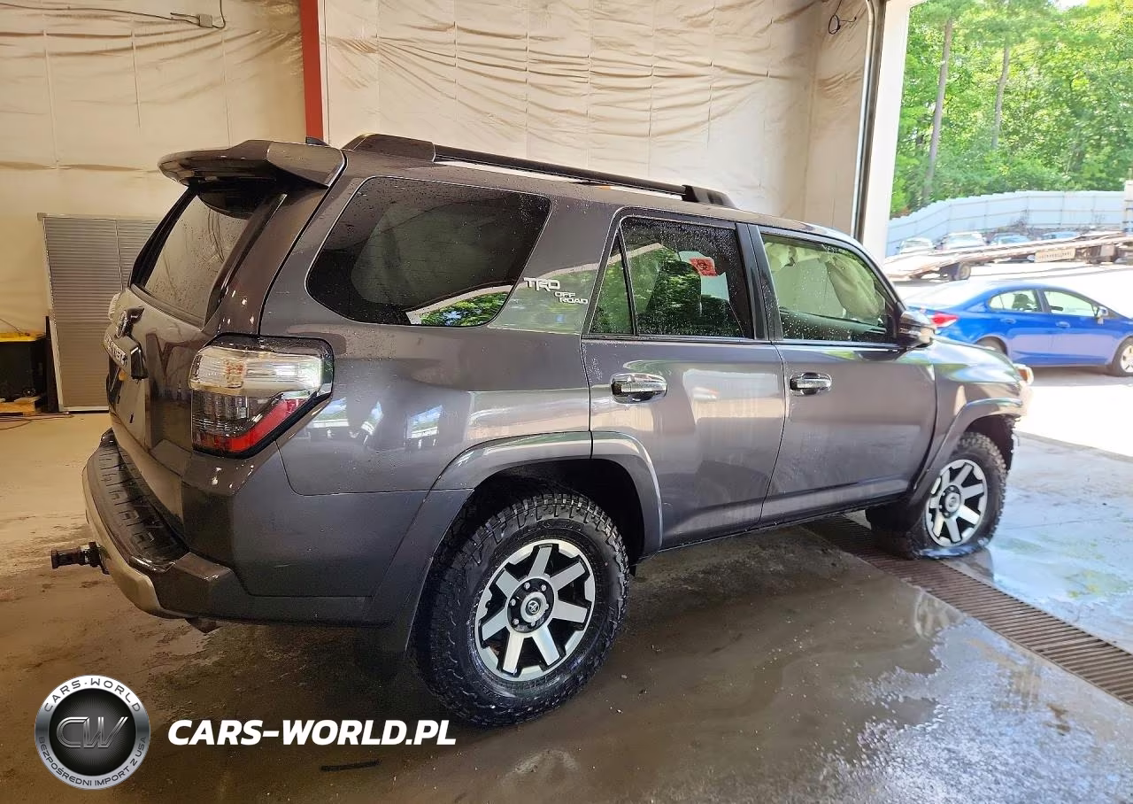 2020 Toyota 4Runner Trd Off-Road Premium VIN:JTEBU5JR8L5746724 - 3