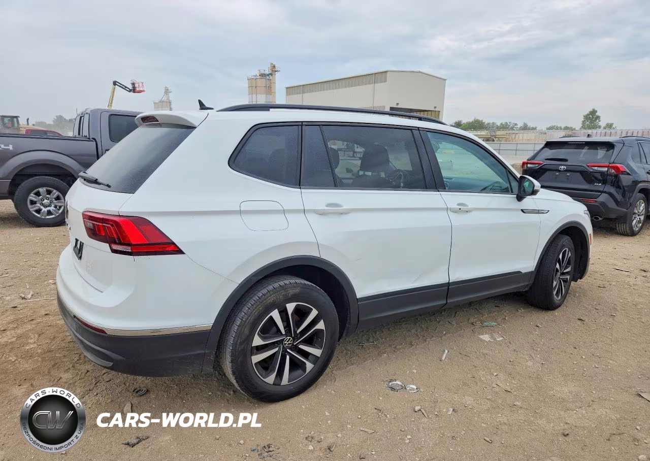 2023 Volkswagen Tiguan S VIN:3VVRB7AX8PM031351 - 3