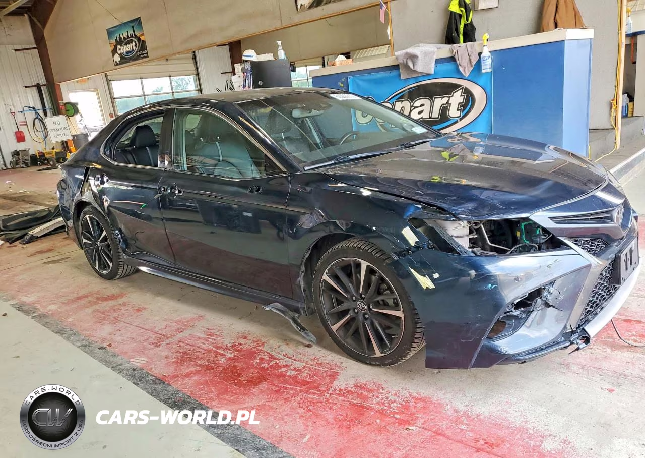 2018 Toyota Camry Xse VIN:4T1B61HK2JU667497 - 4