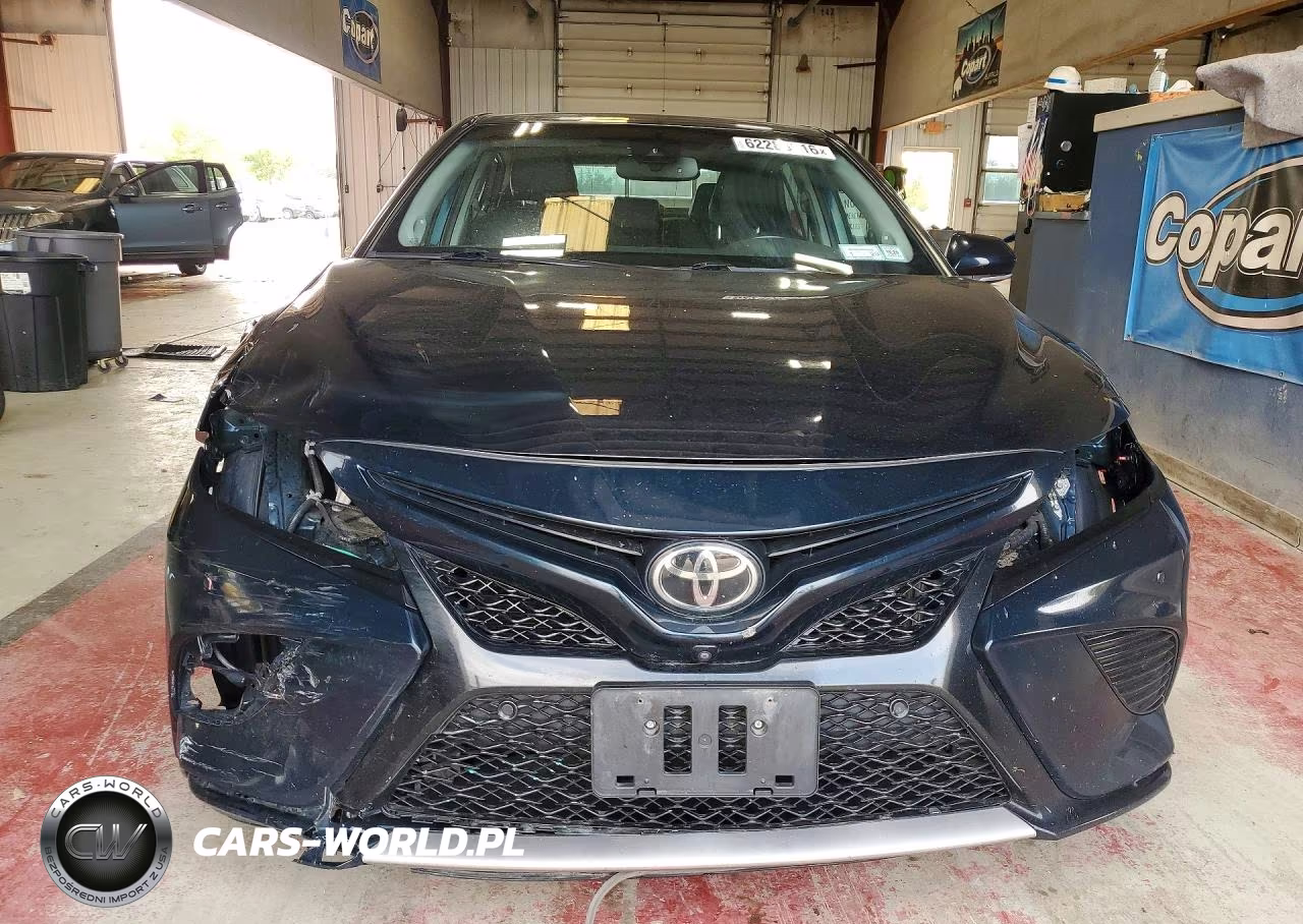 2018 Toyota Camry Xse VIN:4T1B61HK2JU667497 - 5