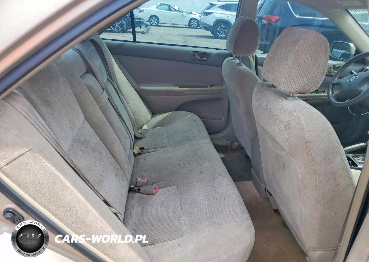2002 Toyota Camry Le VIN:4T1BE32K82U081489 - 10