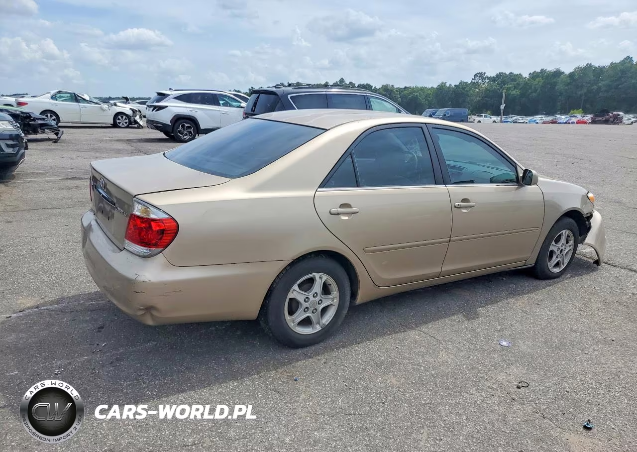 2002 Toyota Camry Le VIN:4T1BE32K82U081489 - 3