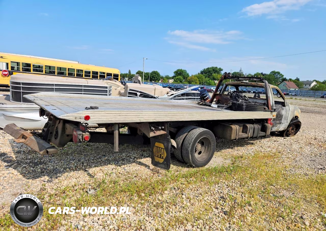 1999 Ford F550 Super Duty VIN:1FDAF56F7XEA43903 - 3