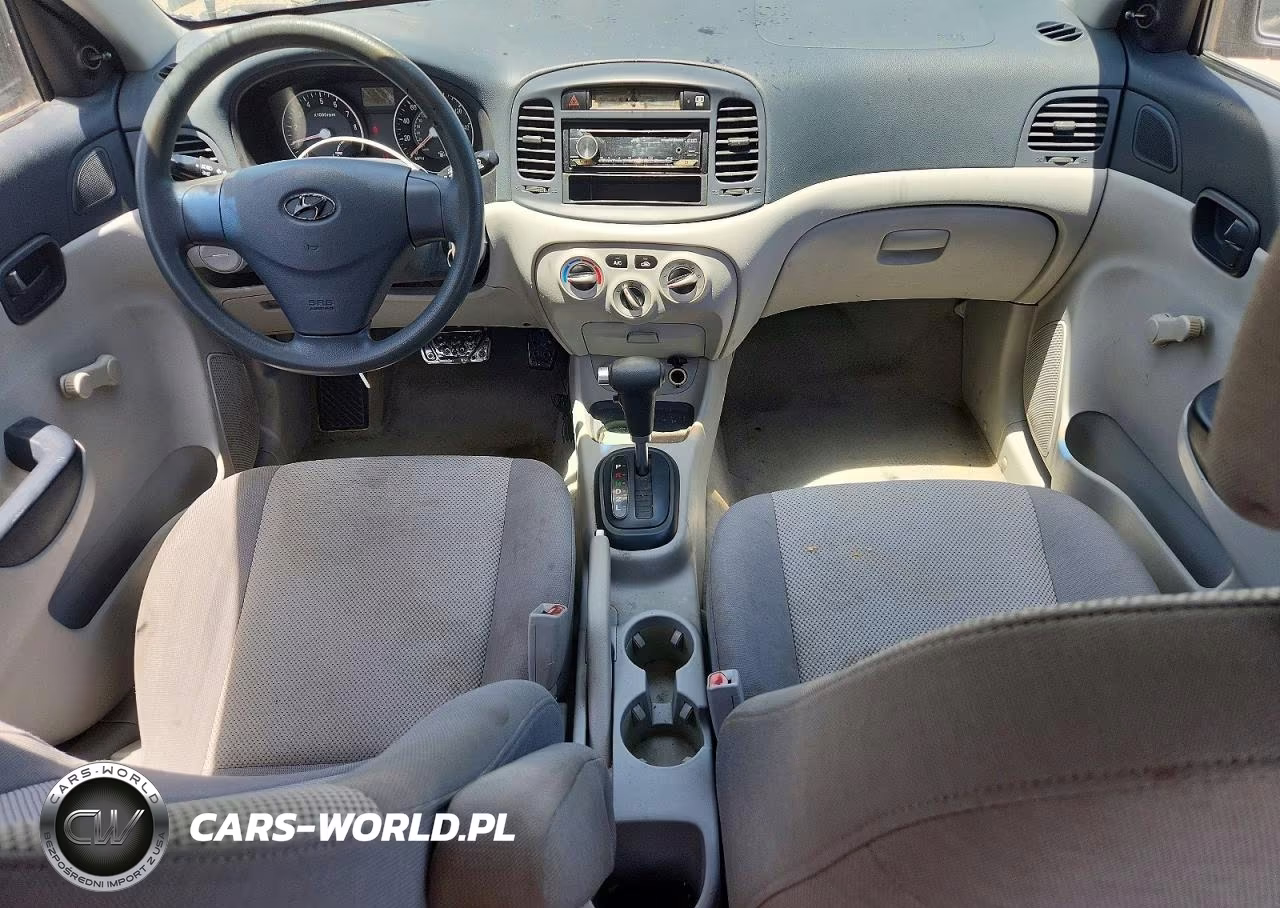 2007 Hyundai Accent Gls VIN:KMHCN46C77U086025 - 8