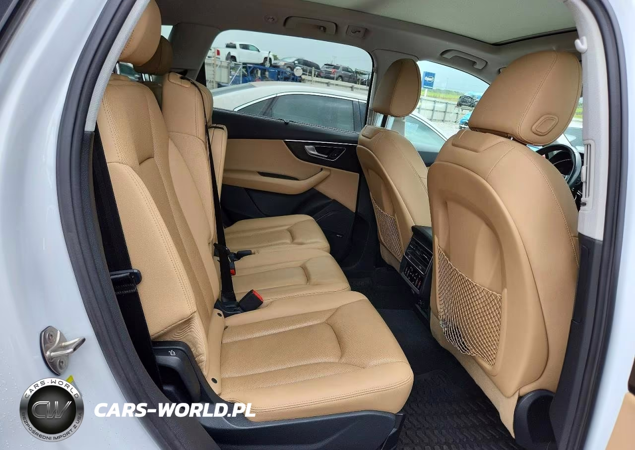 2020 Audi Q7 Premium Plus VIN:WA1LJAF78LD008181 - 11
