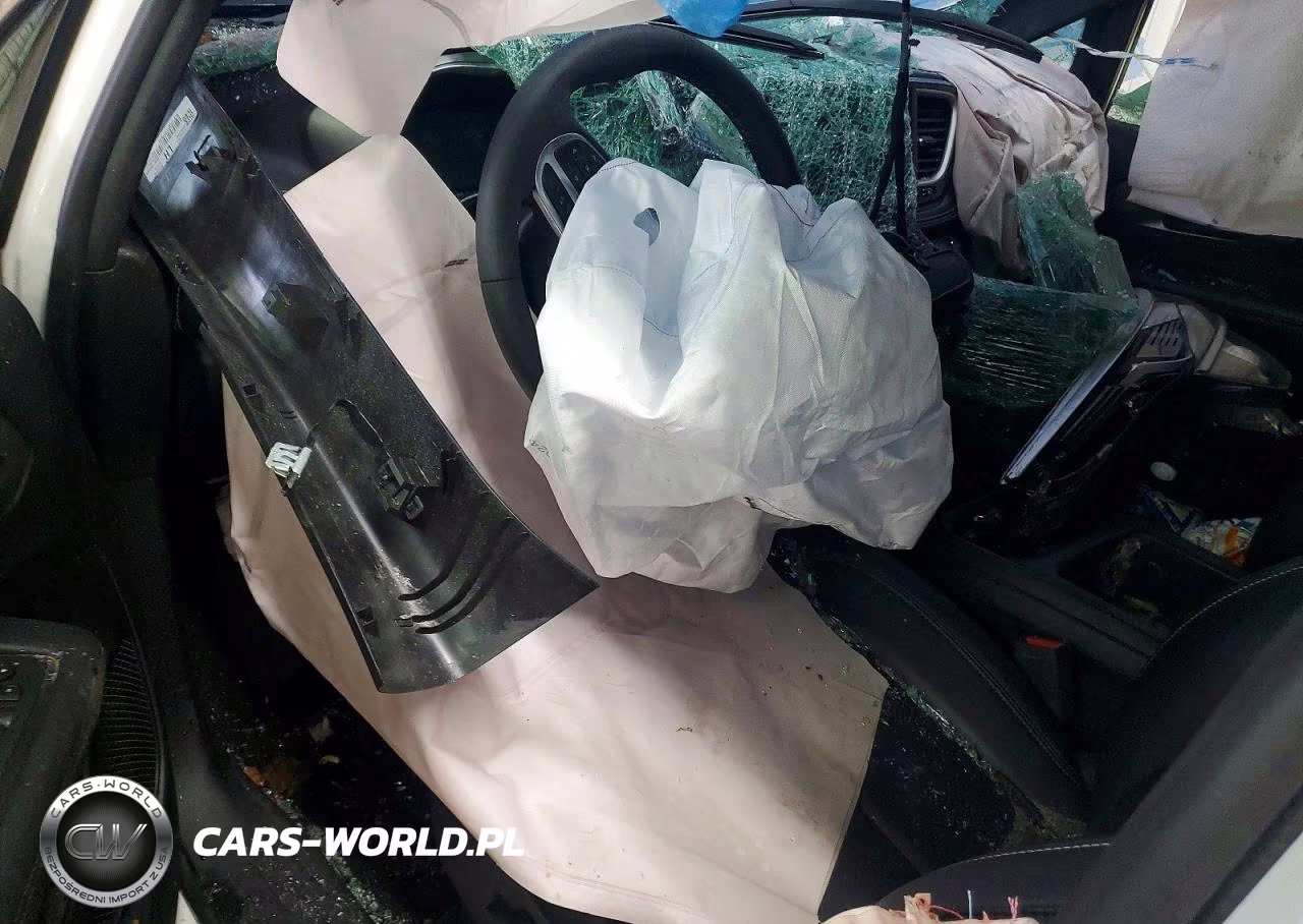 2025 Chrysler Pacifica Hybrid Select VIN:2C4RC1S78SR565524 - 8