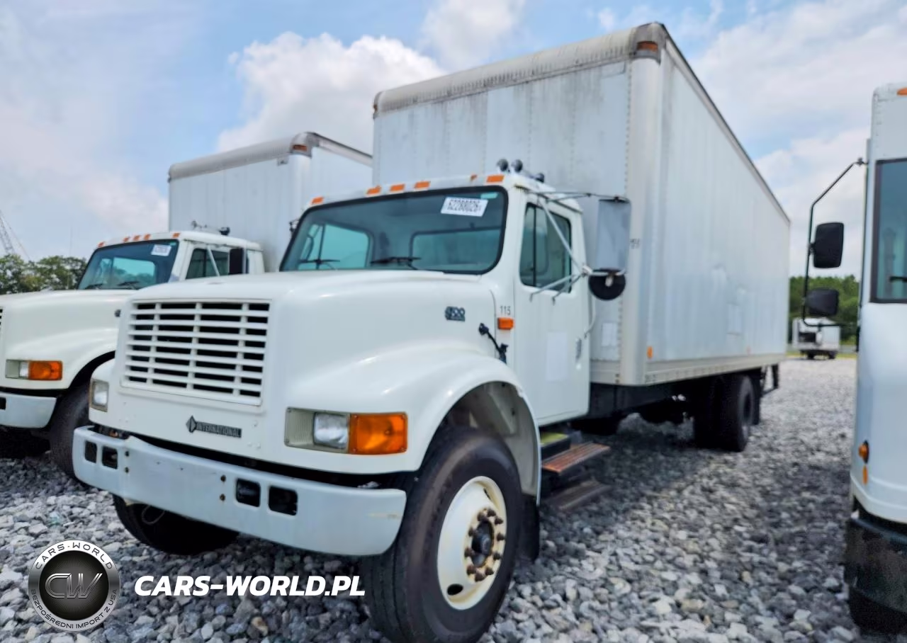 2002 International 4000 4700 - Box Truck