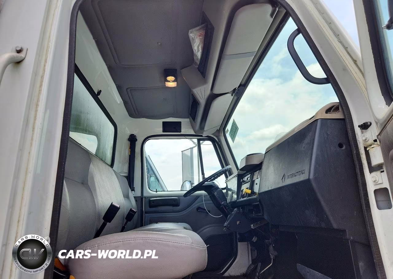 2002 International 4000 4700 - Box Truck VIN:1HTSCABN42H509028 - 11