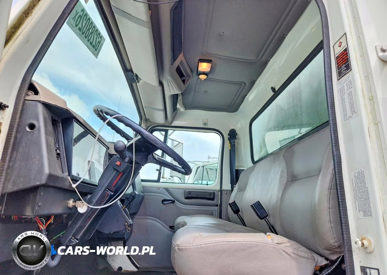 2002 International 4000 4700 - Box Truck VIN:1HTSCABN42H509028 - 7