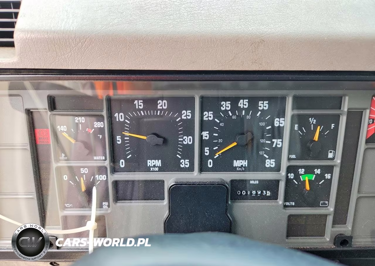 2002 International 4000 4700 - Box Truck VIN:1HTSCABN42H509028 - 9