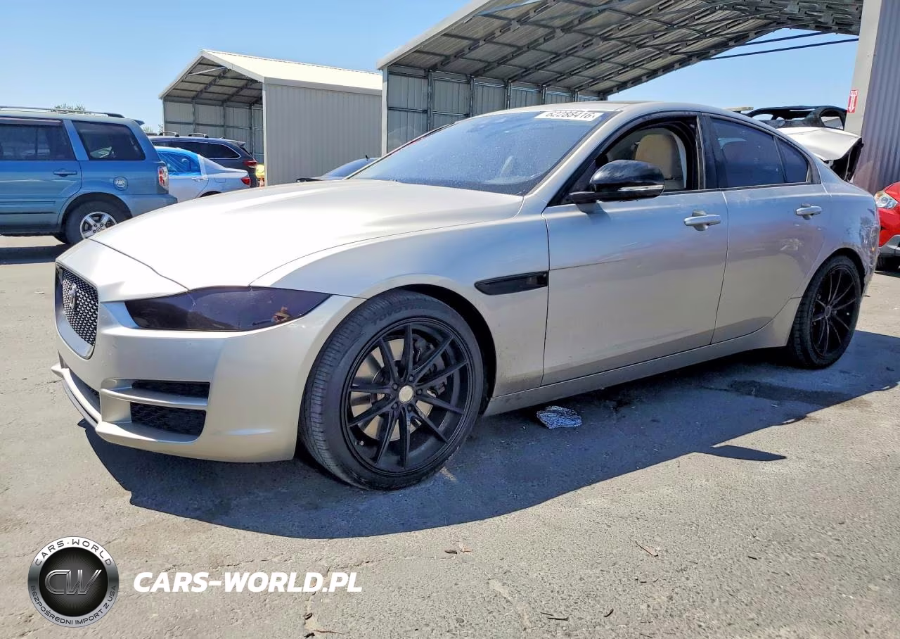 2017 Jaguar Xe Premium – zdjęcie 1 z 12