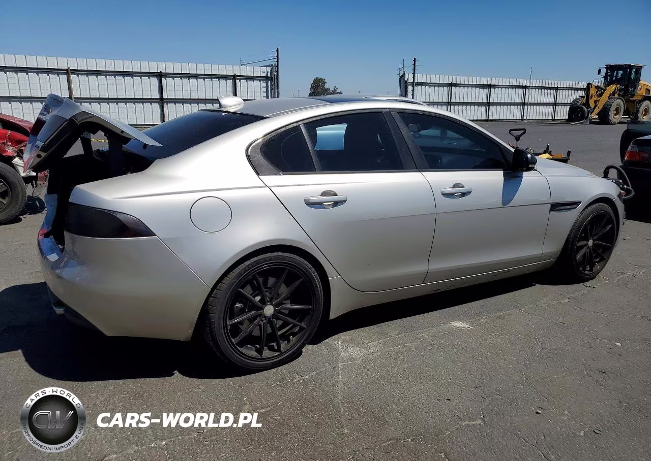 2017 Jaguar Xe Premium VIN:SAJAD4BV3HA954838 - 3