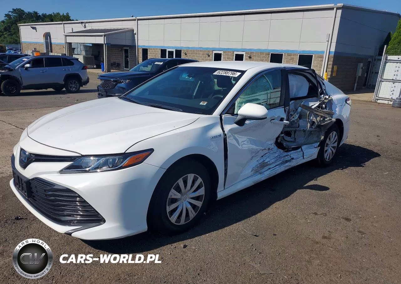 2018 Toyota Camry Le – zdjęcie 1 z 12