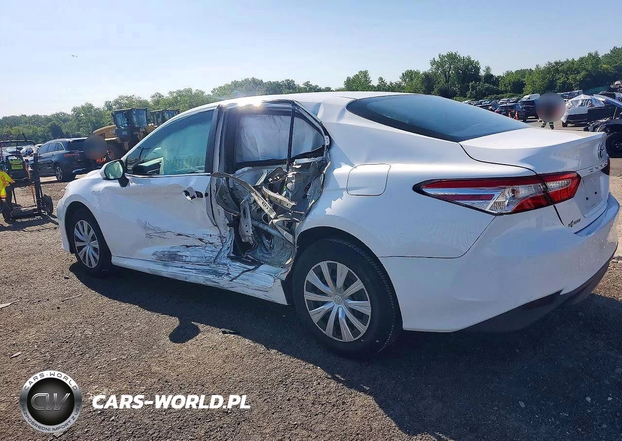 2018 Toyota Camry Le VIN:4T1B31HK3JU004626 - 2