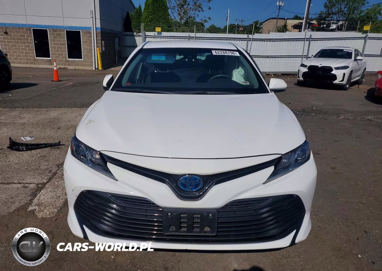 2018 Toyota Camry Le VIN:4T1B31HK3JU004626 - 5