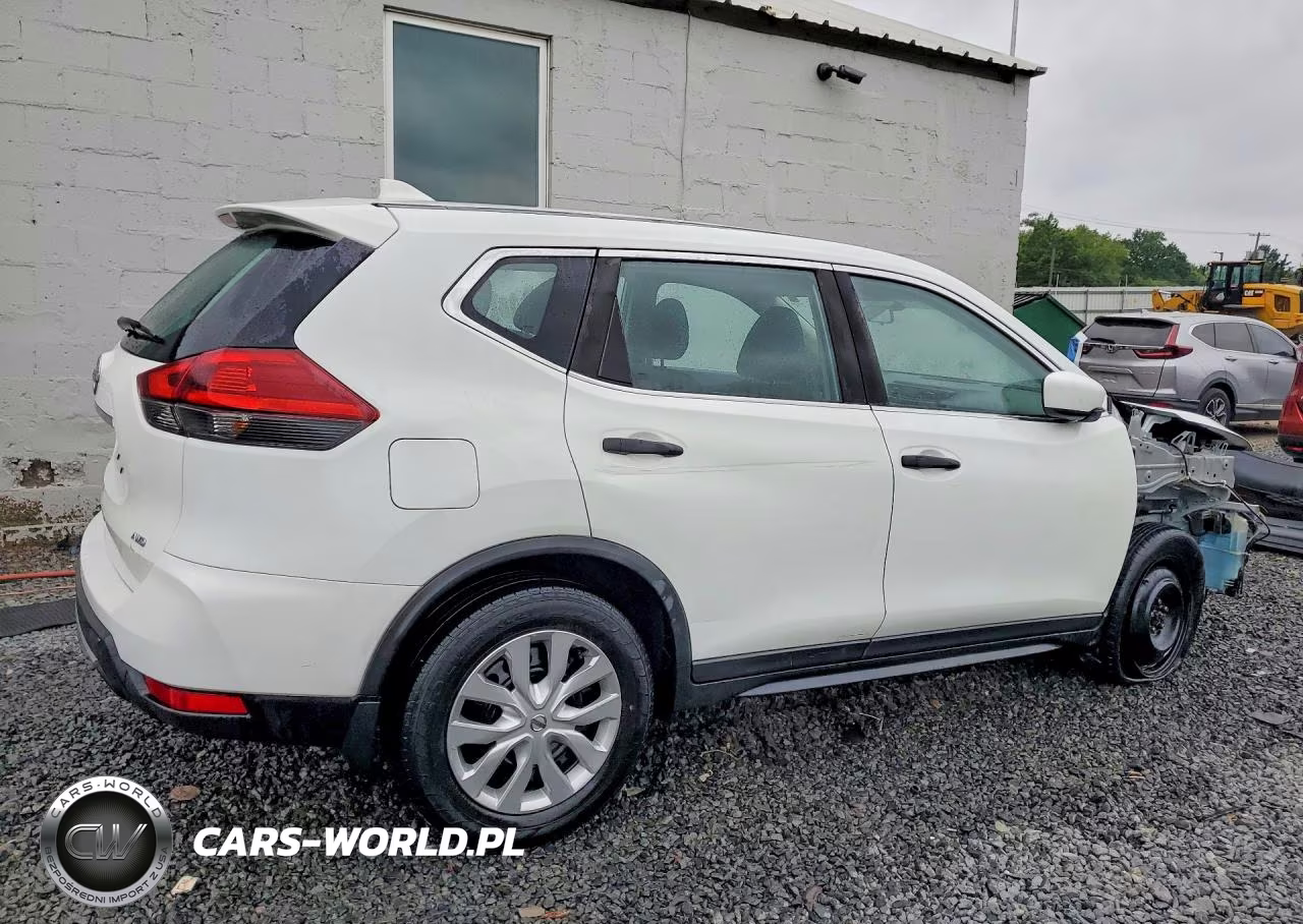 2018 Nissan Rogue S VIN:KNMAT2MV5JP576740 - 3
