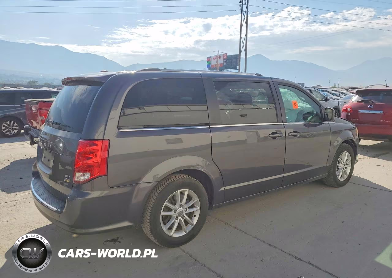 2018 Dodge Grand Caravan Sxt VIN:2C4RDGCG0JR210246 - 3
