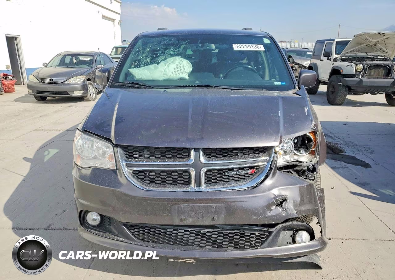 2018 Dodge Grand Caravan Sxt VIN:2C4RDGCG0JR210246 - 5
