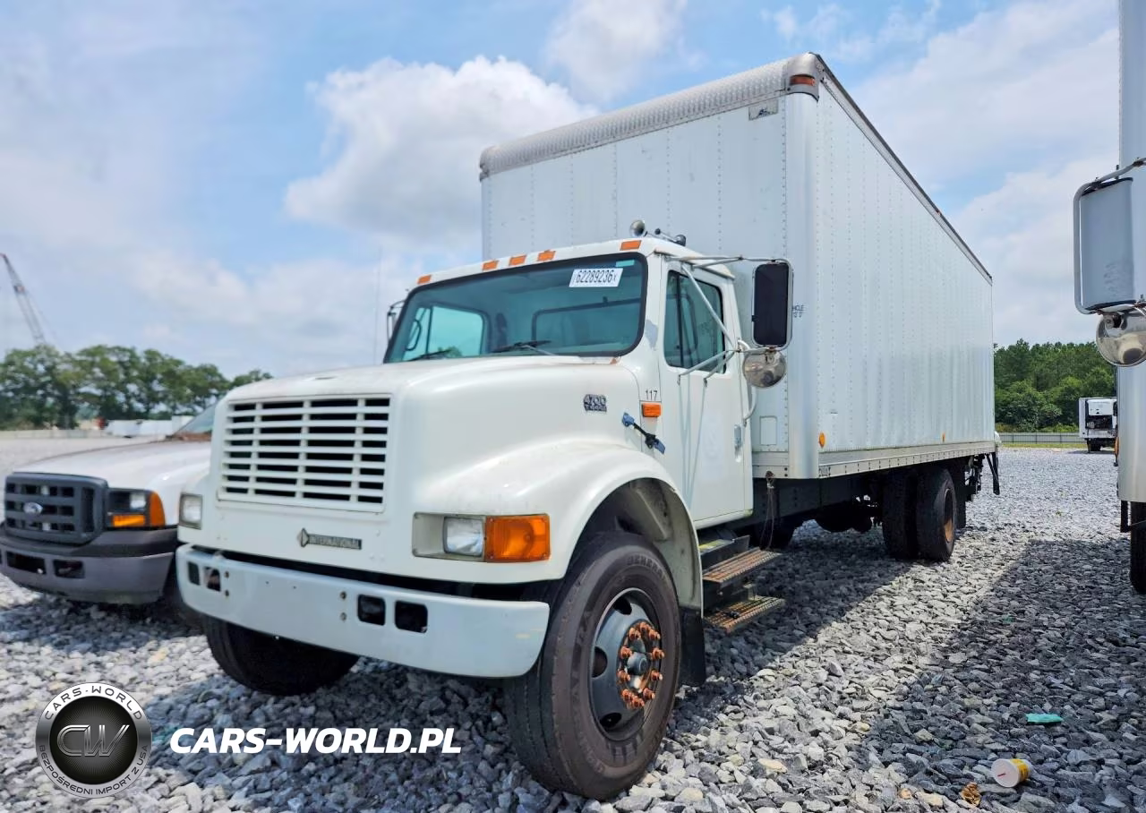 2002 International 4000 4700 - Box Truck