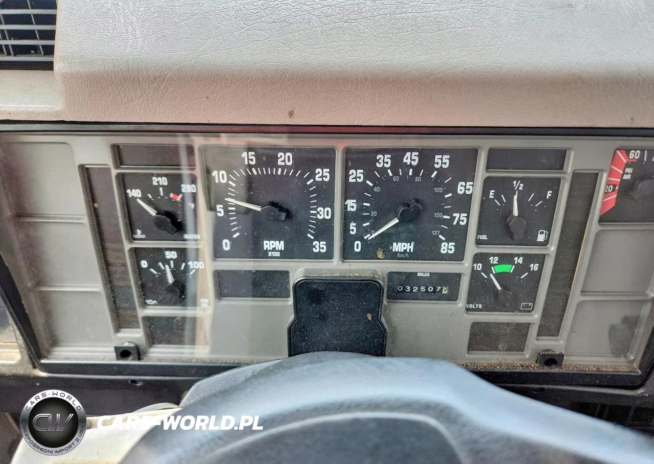 2002 International 4000 4700 - Box Truck VIN:1HTSCABN62H509029 - 9