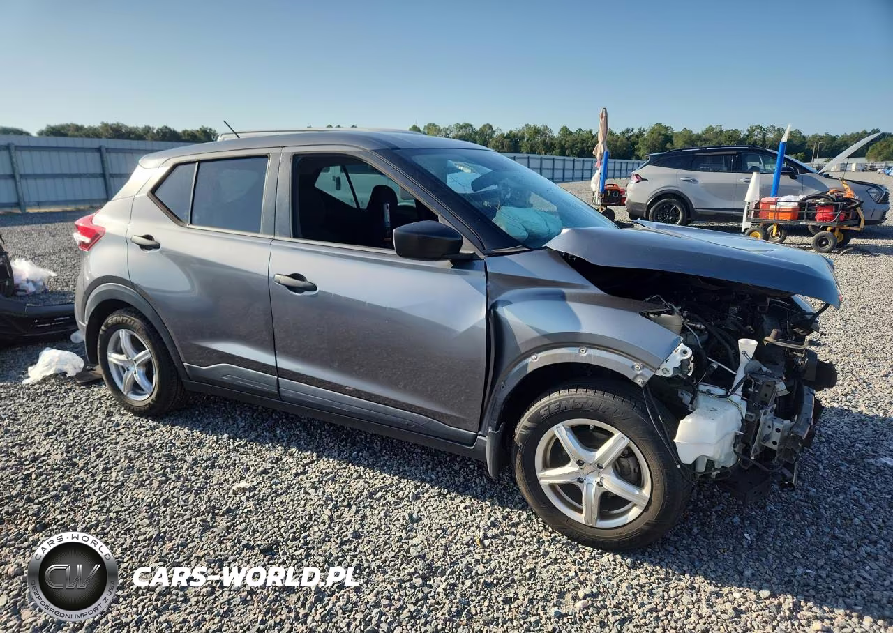 2020 Nissan Kicks S VIN:3N1CP5BV4LL541822 - 4