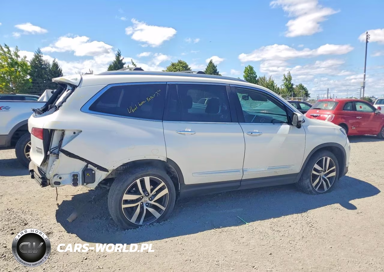 2016 Honda Pilot Touring VIN:5FNYF6H91GB042566 - 3