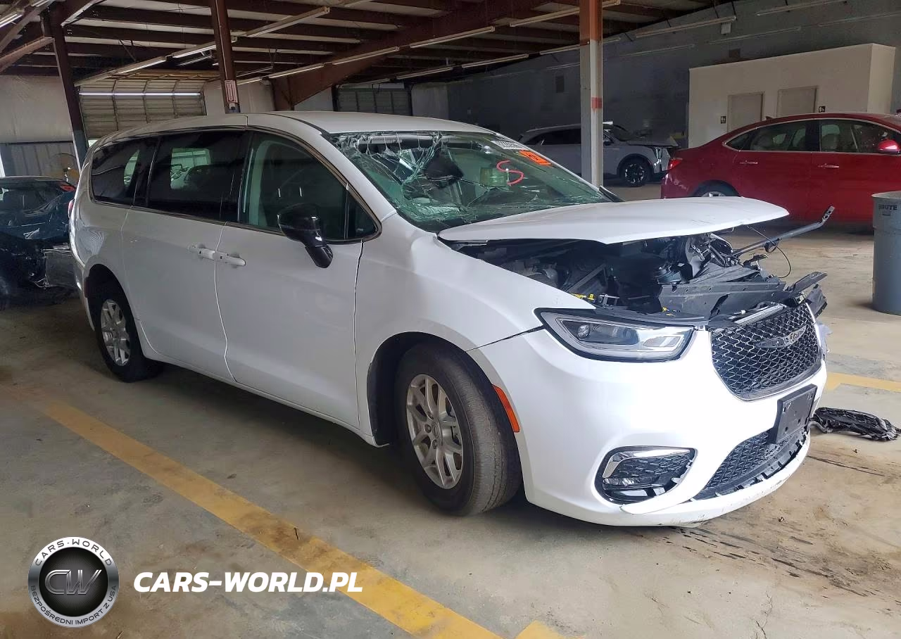 2024 Chrysler Pacifica Touring L VIN:2C4RC1BG7RR199145 - 4