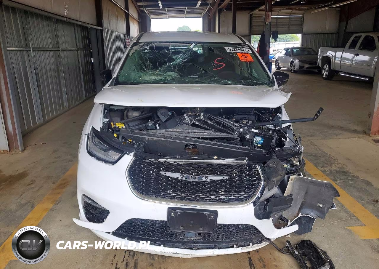 2024 Chrysler Pacifica Touring L VIN:2C4RC1BG7RR199145 - 5