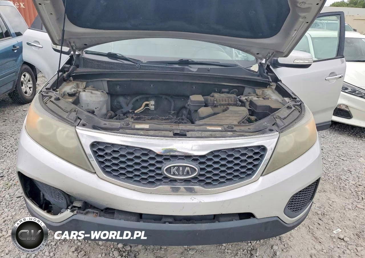 2011 Kia Sorento Lx VIN:5XYKTCA17BG015097 - 12