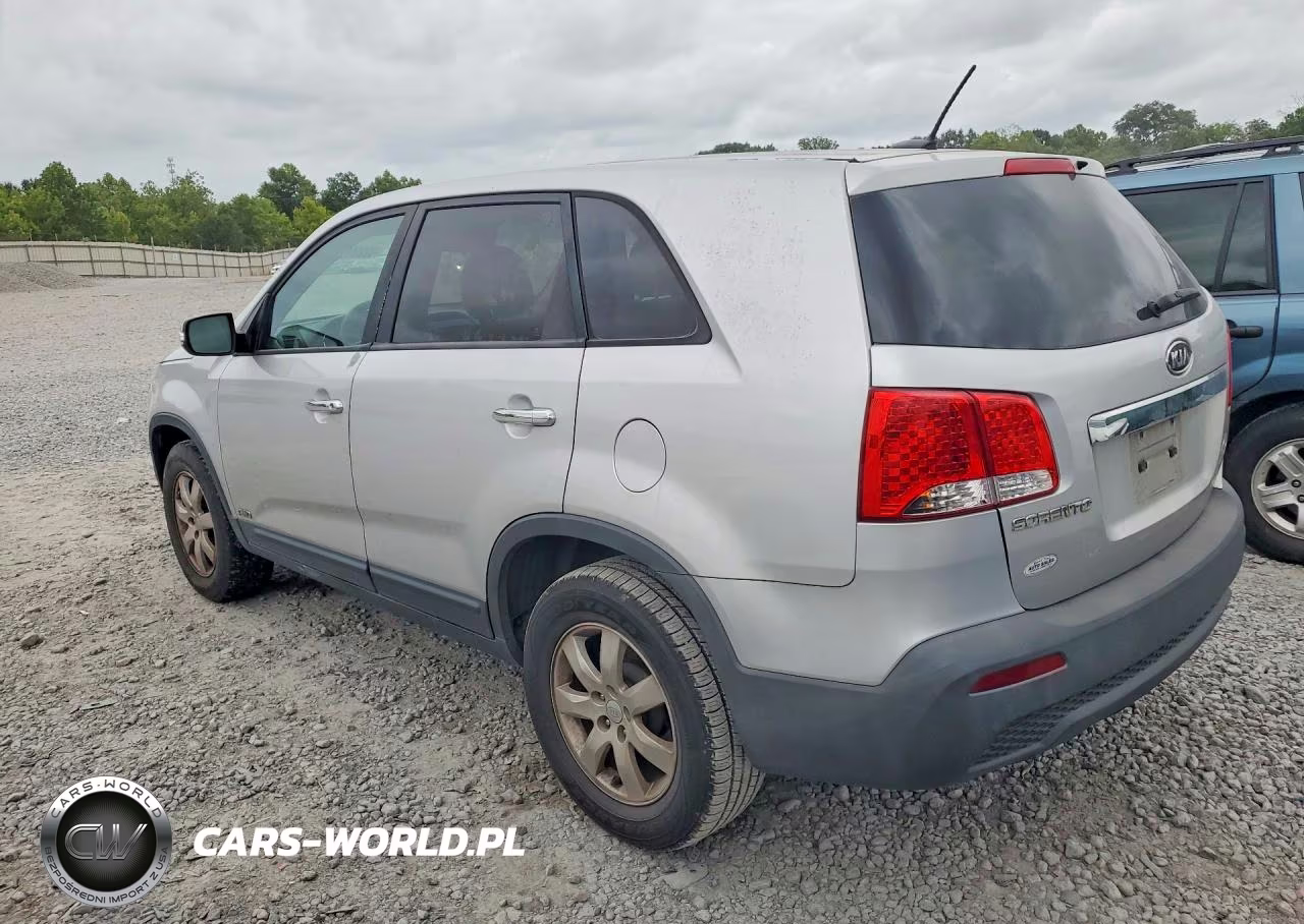 2011 Kia Sorento Lx VIN:5XYKTCA17BG015097 - 2