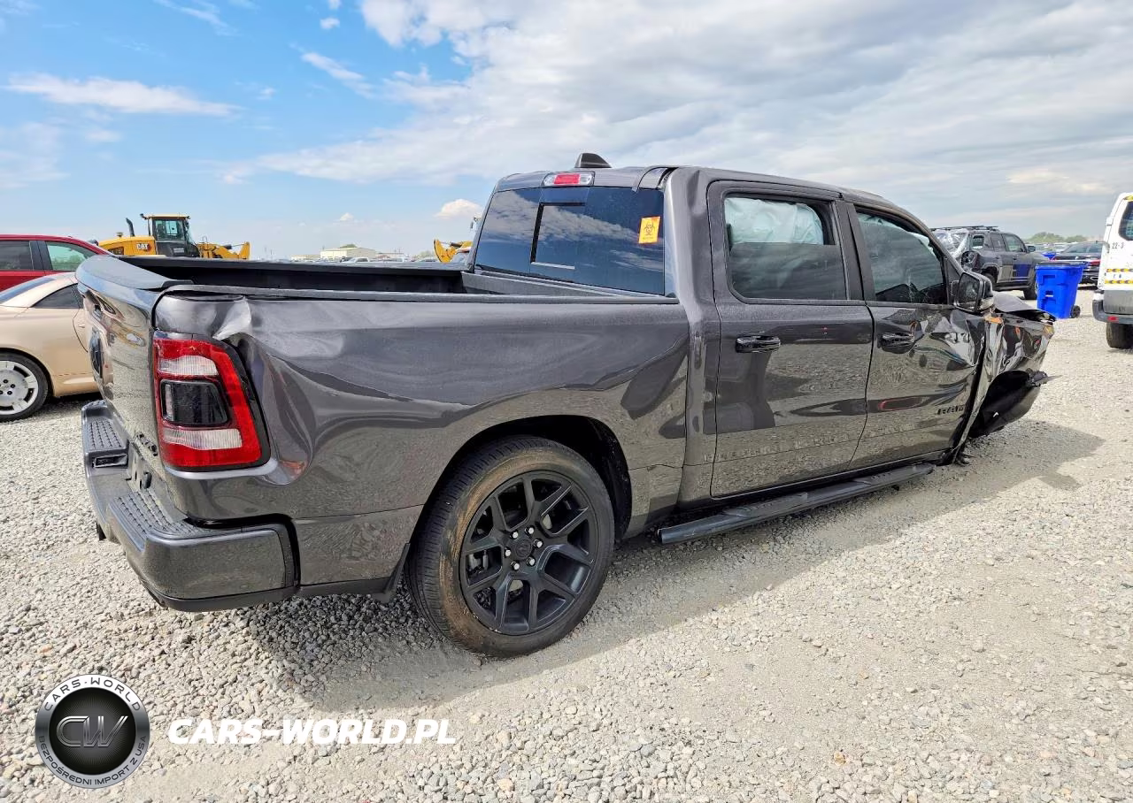 2024 Ram 1500 Laramie VIN:1C6SRFJT0RN159215 - 3