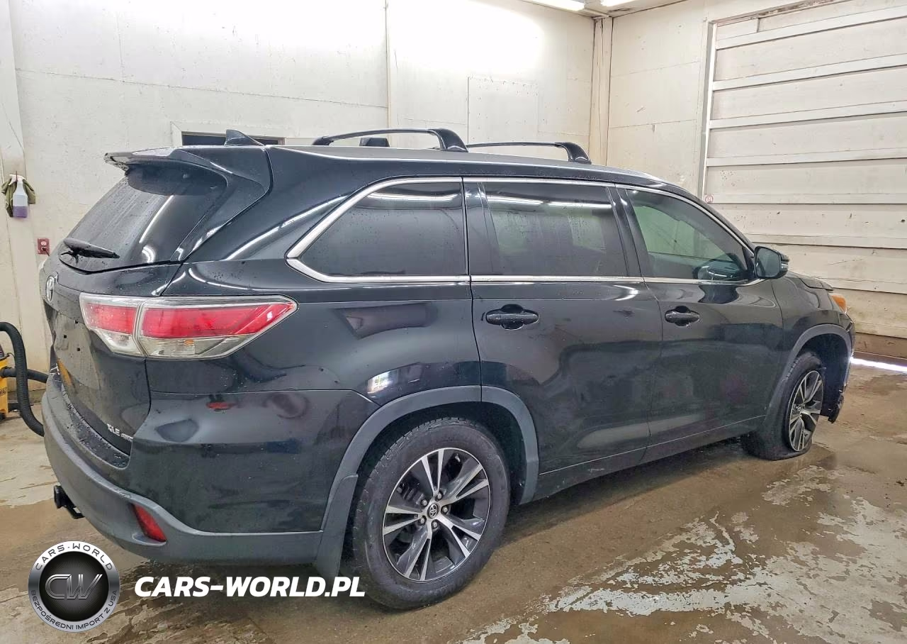2016 Toyota Highlander Xle VIN:5TDJKRFH2GS225608 - 3