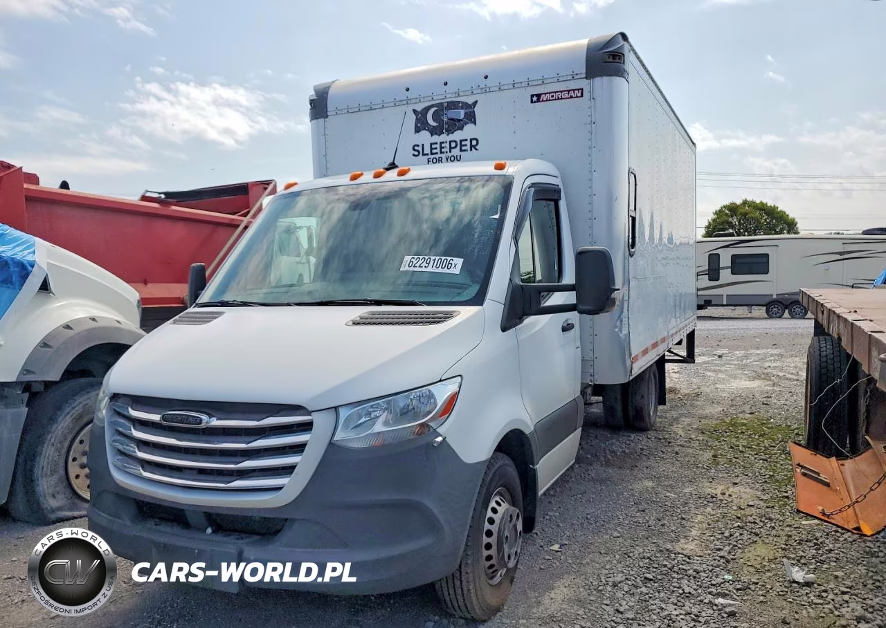 2021 Freightliner Sprinter Box Truck