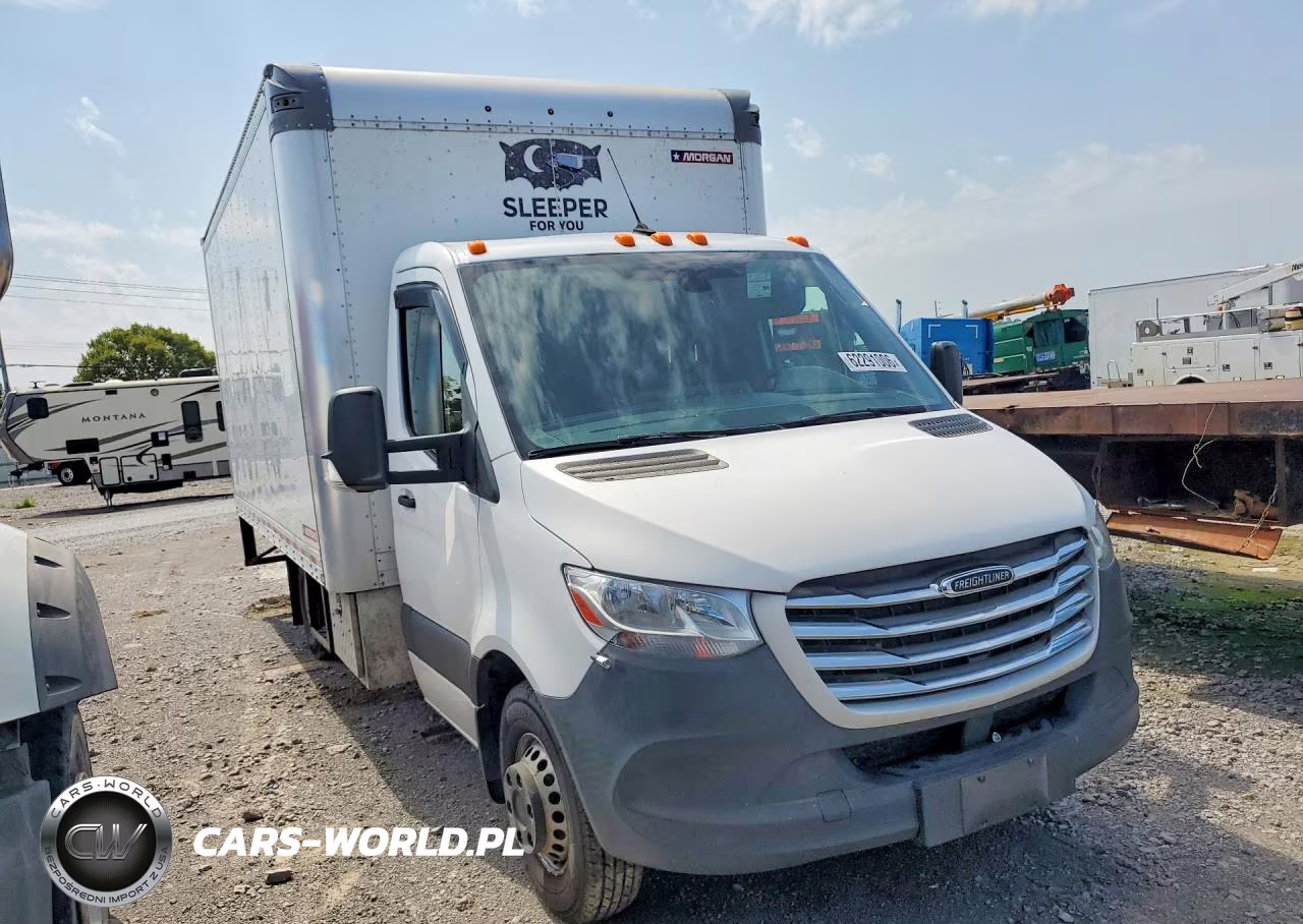 2021 Freightliner Sprinter Box Truck VIN:W2X8E33Y2MN174509 - 4