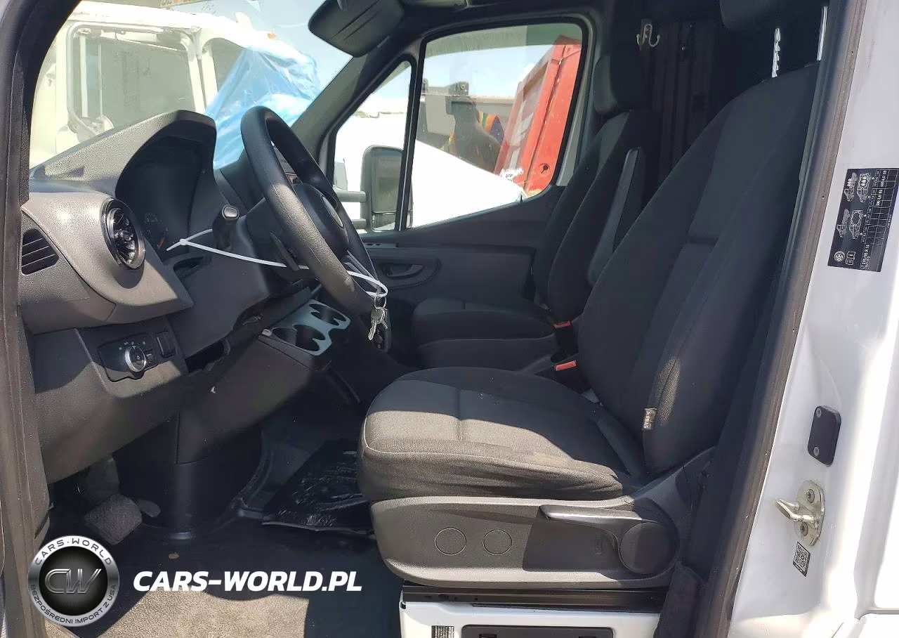 2021 Freightliner Sprinter Box Truck VIN:W2X8E33Y2MN174509 - 7