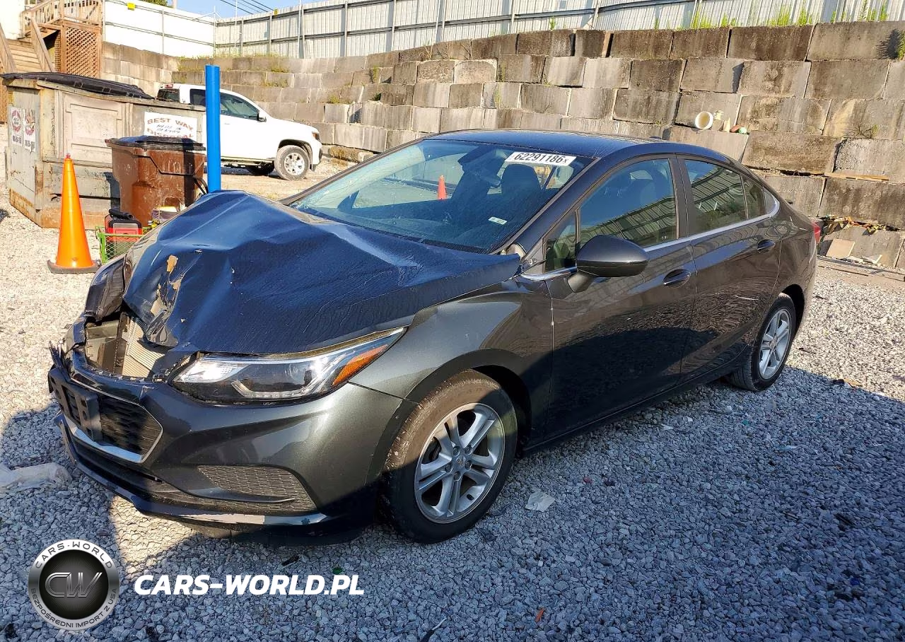 2018 Chevrolet Cruze Lt VIN:1G1BE5SM3J7228874 - 1
