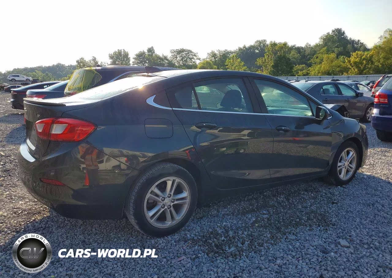 2018 Chevrolet Cruze Lt VIN:1G1BE5SM3J7228874 - 3