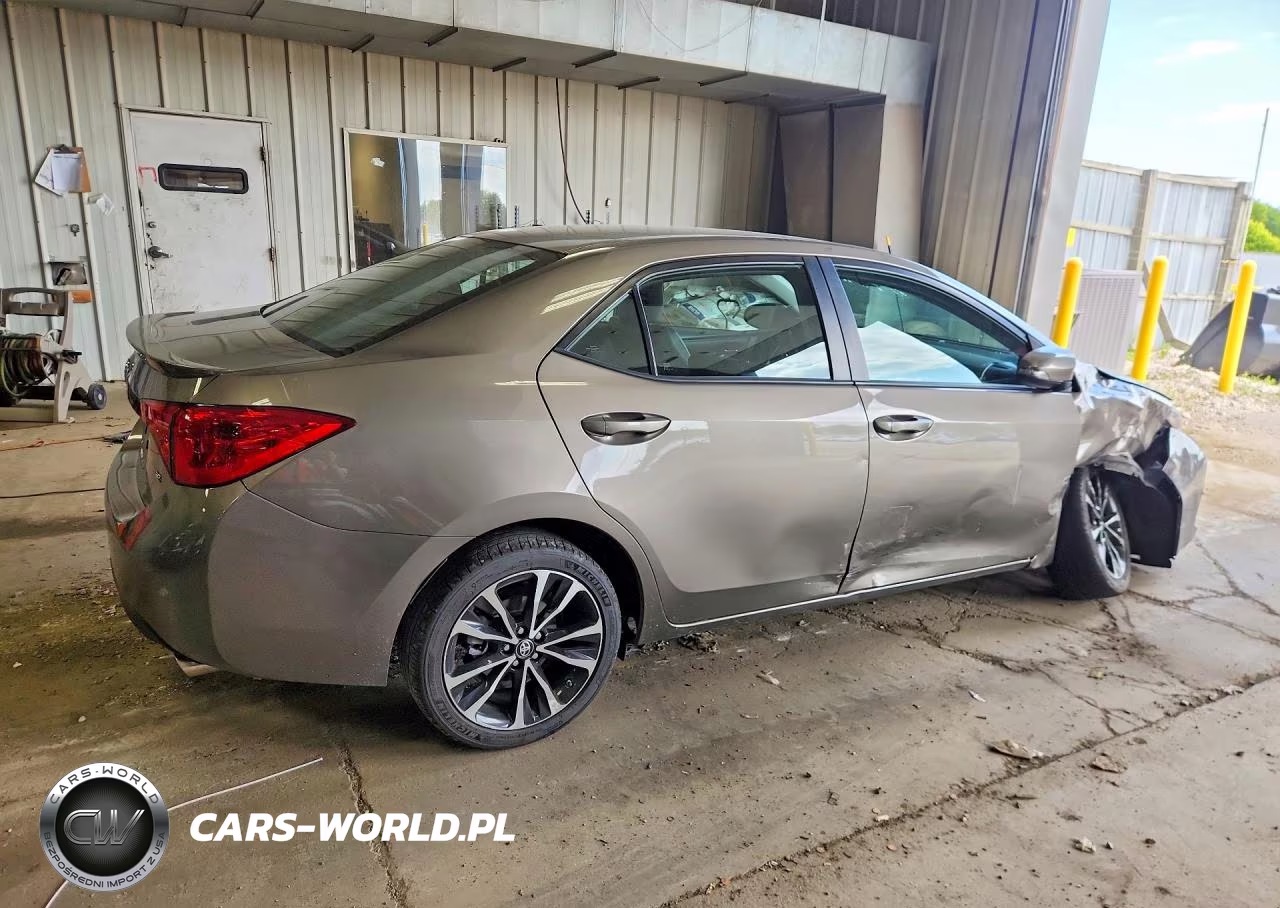 2017 Toyota Corolla Se VIN:2T1BURHE2HC783518 - 3