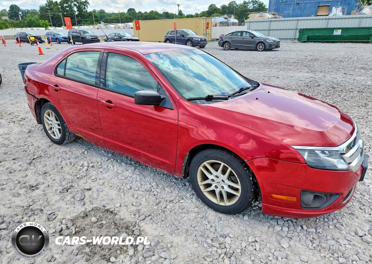 2010 Ford Fusion S VIN:3FAHP0GA9AR213453 - 4