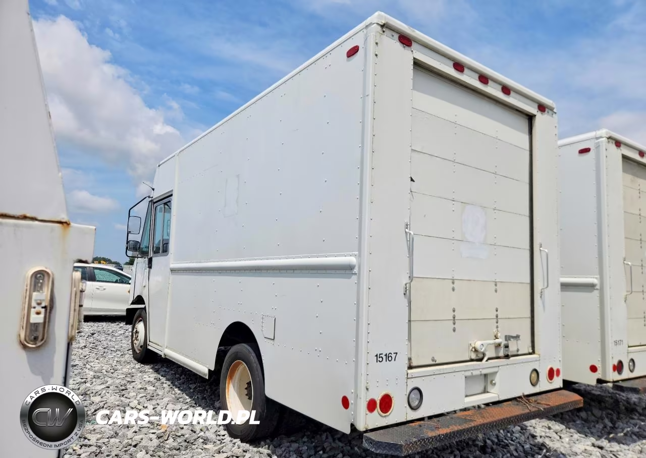 2011 Freightliner Chassis M Line Walk-In Van VIN:4UZAC1DVXBCBC2061 - 2