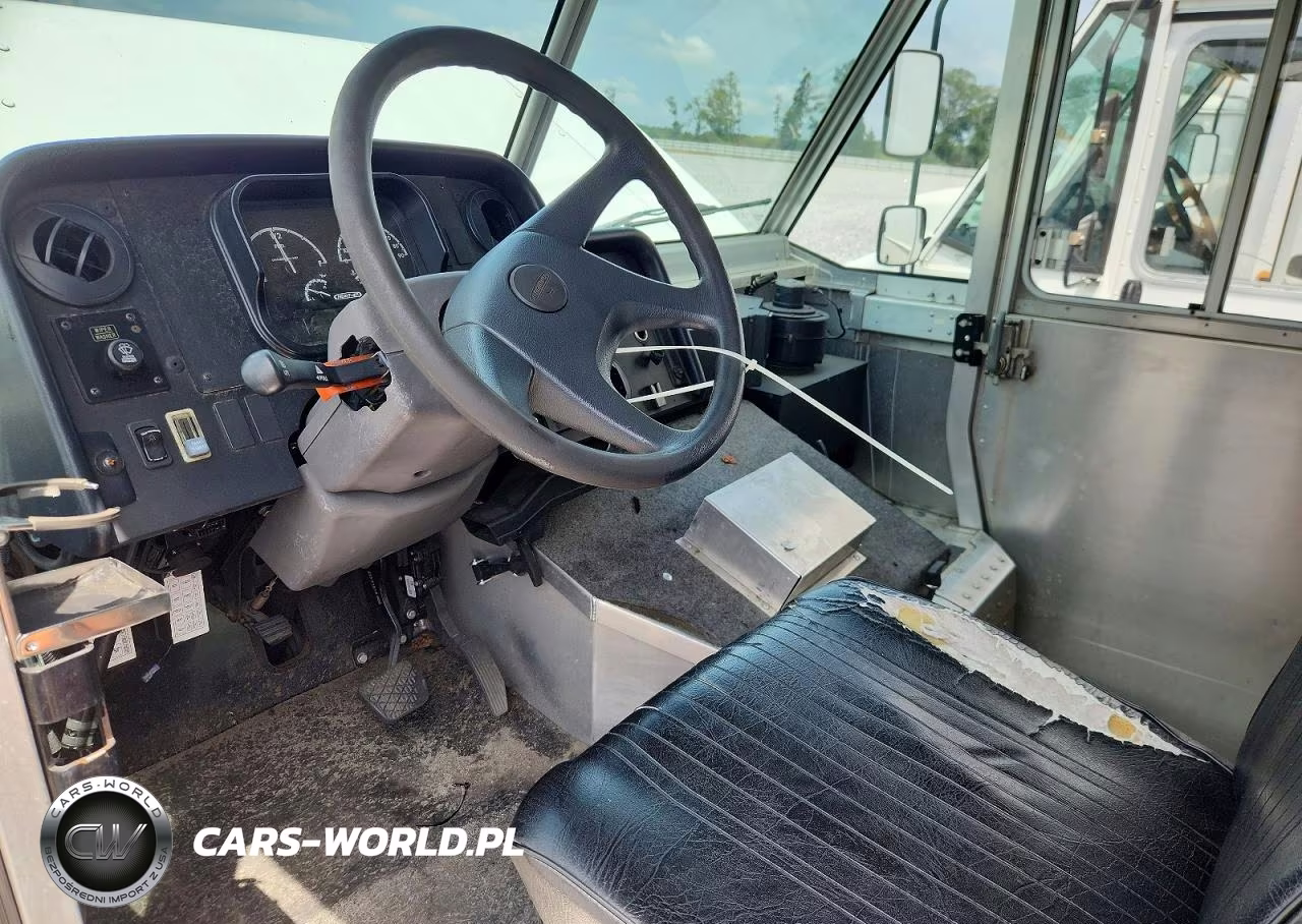 2011 Freightliner Chassis M Line Walk-In Van VIN:4UZAC1DVXBCBC2061 - 8