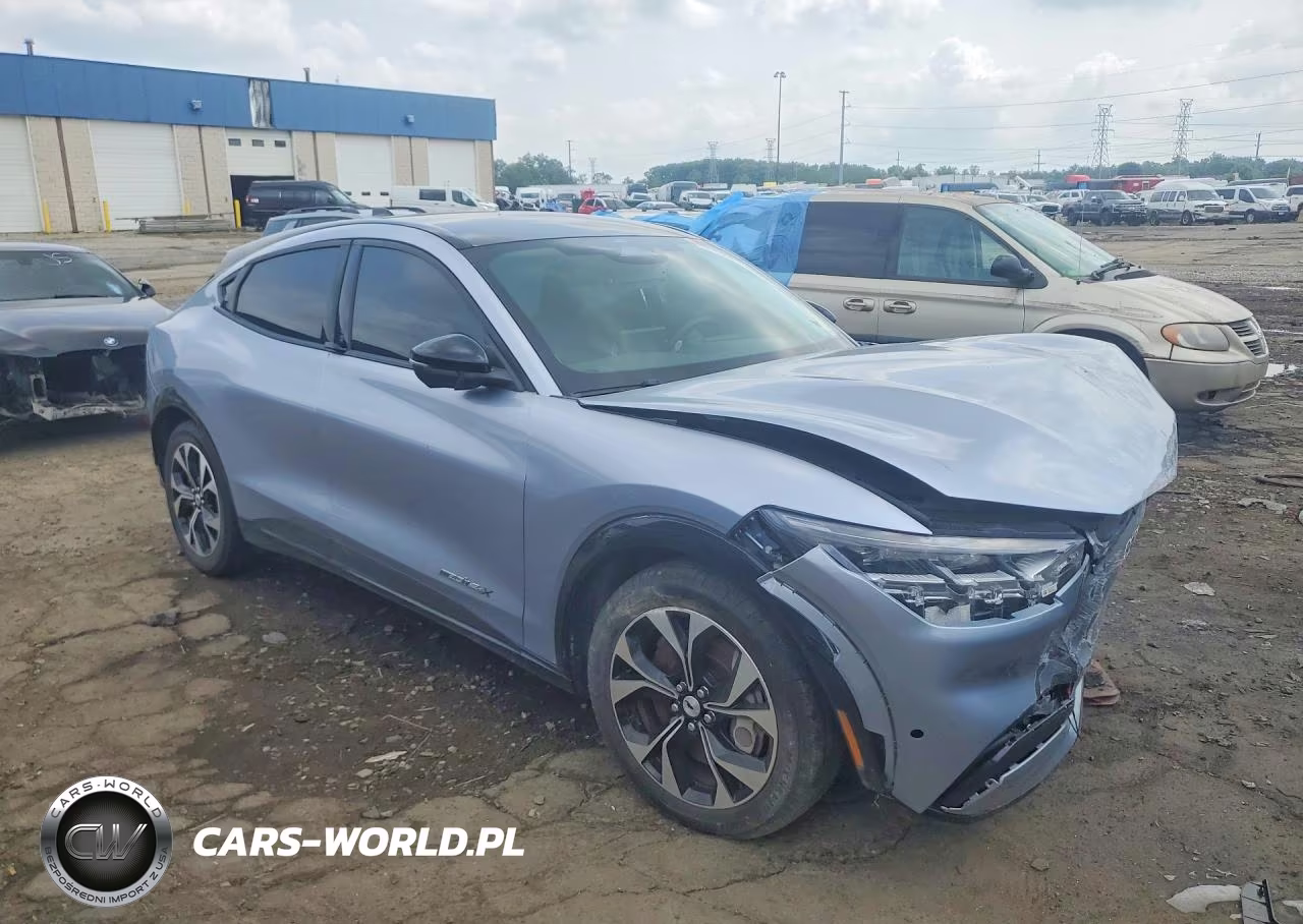 2022 Ford Mustang Mach-E Premium VIN:3FMTK3SU4NMA23788 - 4