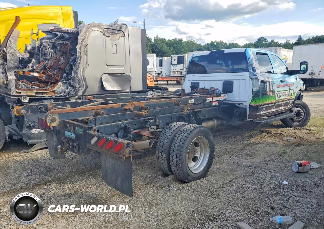 2018 Ram 5500 VIN:3C7WRNFL1JG352096 - 3