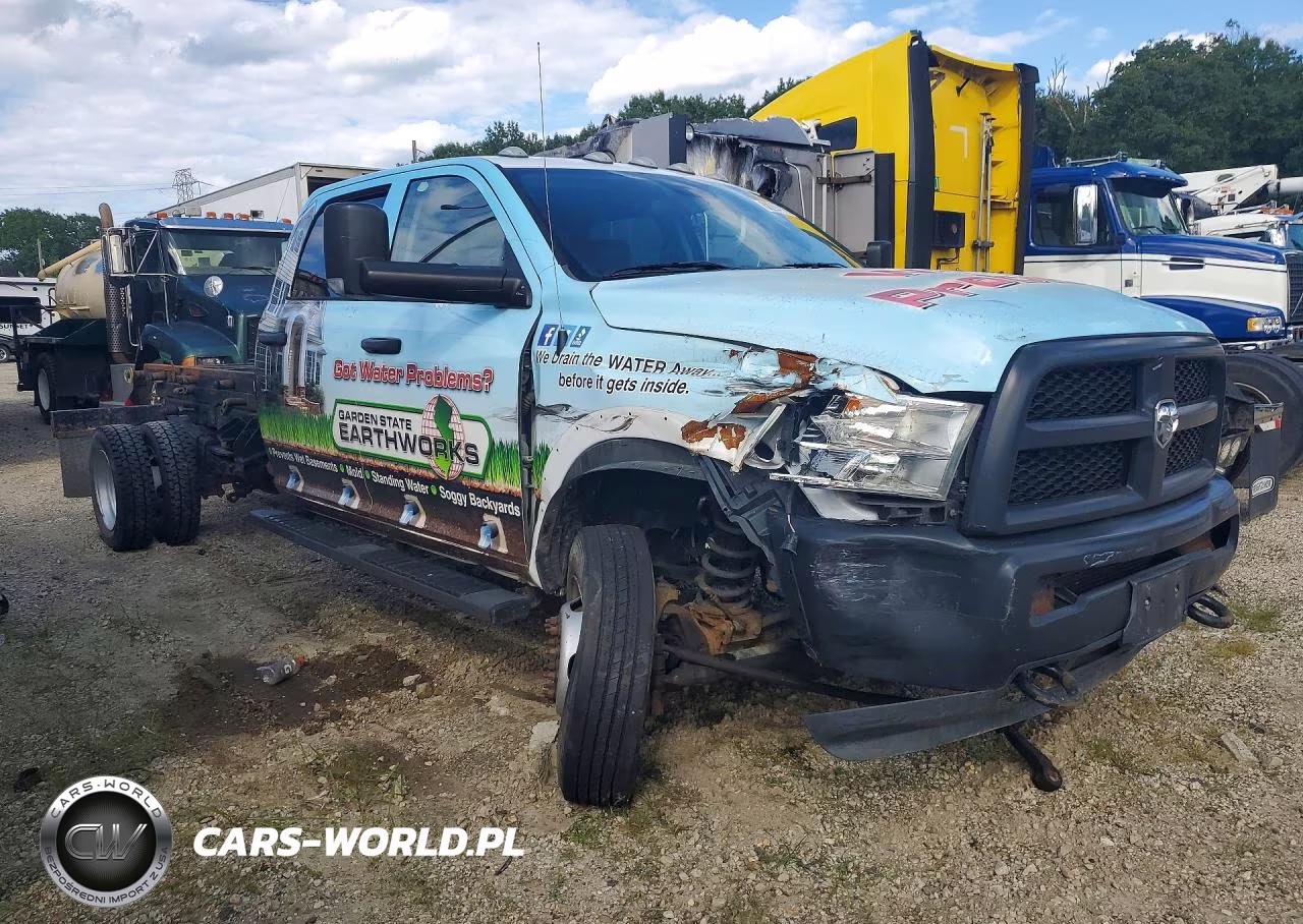 2018 Ram 5500 VIN:3C7WRNFL1JG352096 - 4