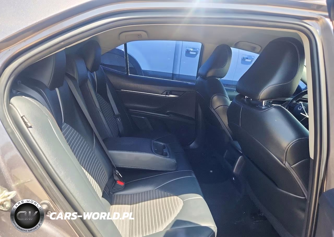 2020 Toyota Camry Se VIN:4T1G11AK5LU350332 - 10