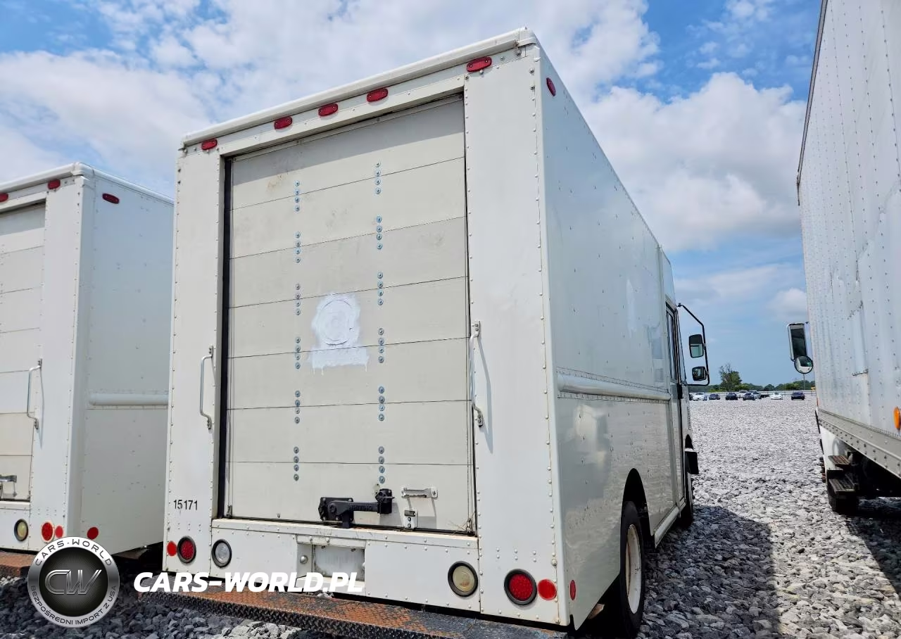 2011 Freightliner Chassis M Line Walk-In Van VIN:4UZAC1DV1BCBC2062 - 3