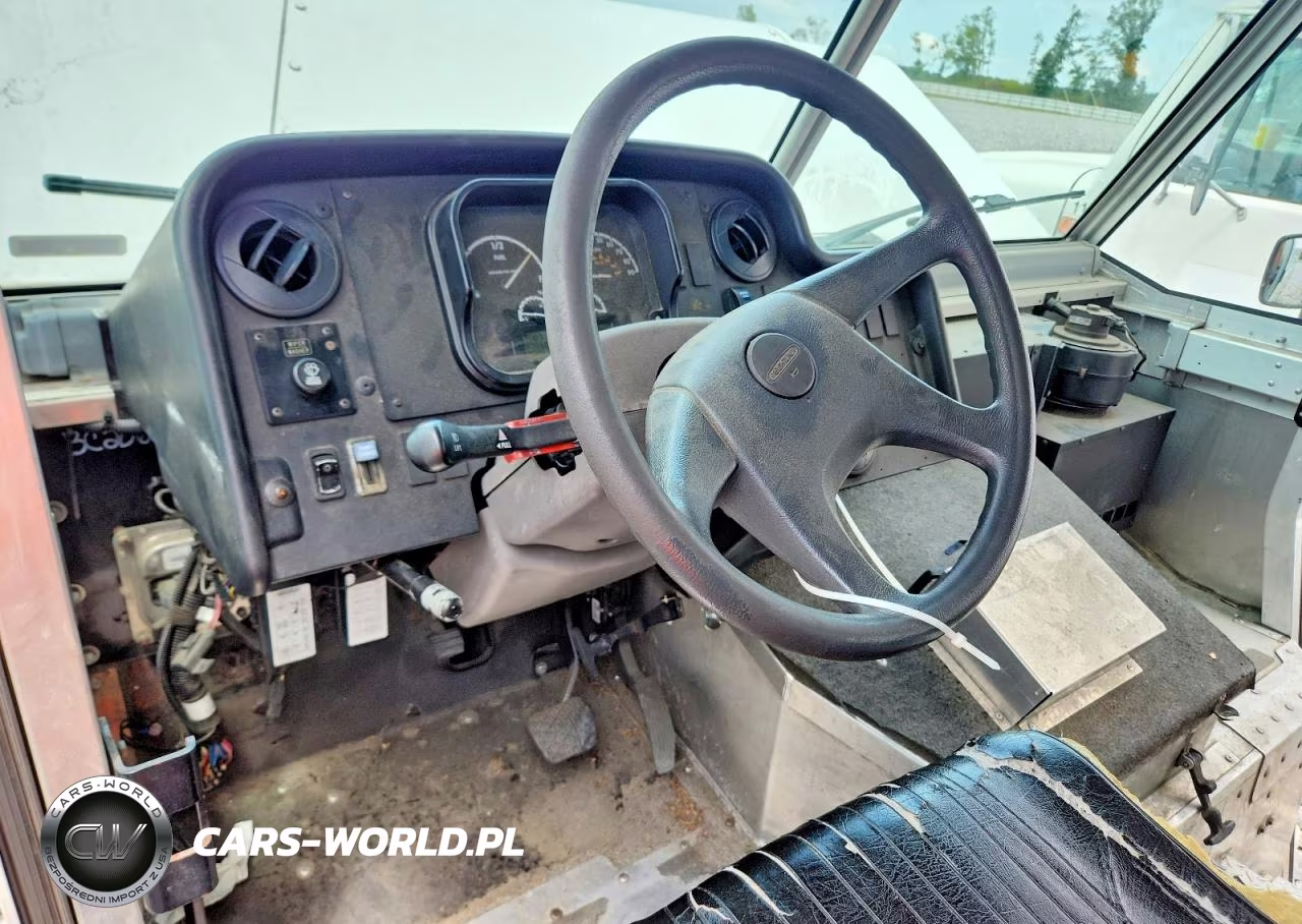 2011 Freightliner Chassis M Line Walk-In Van VIN:4UZAC1DV1BCBC2062 - 8