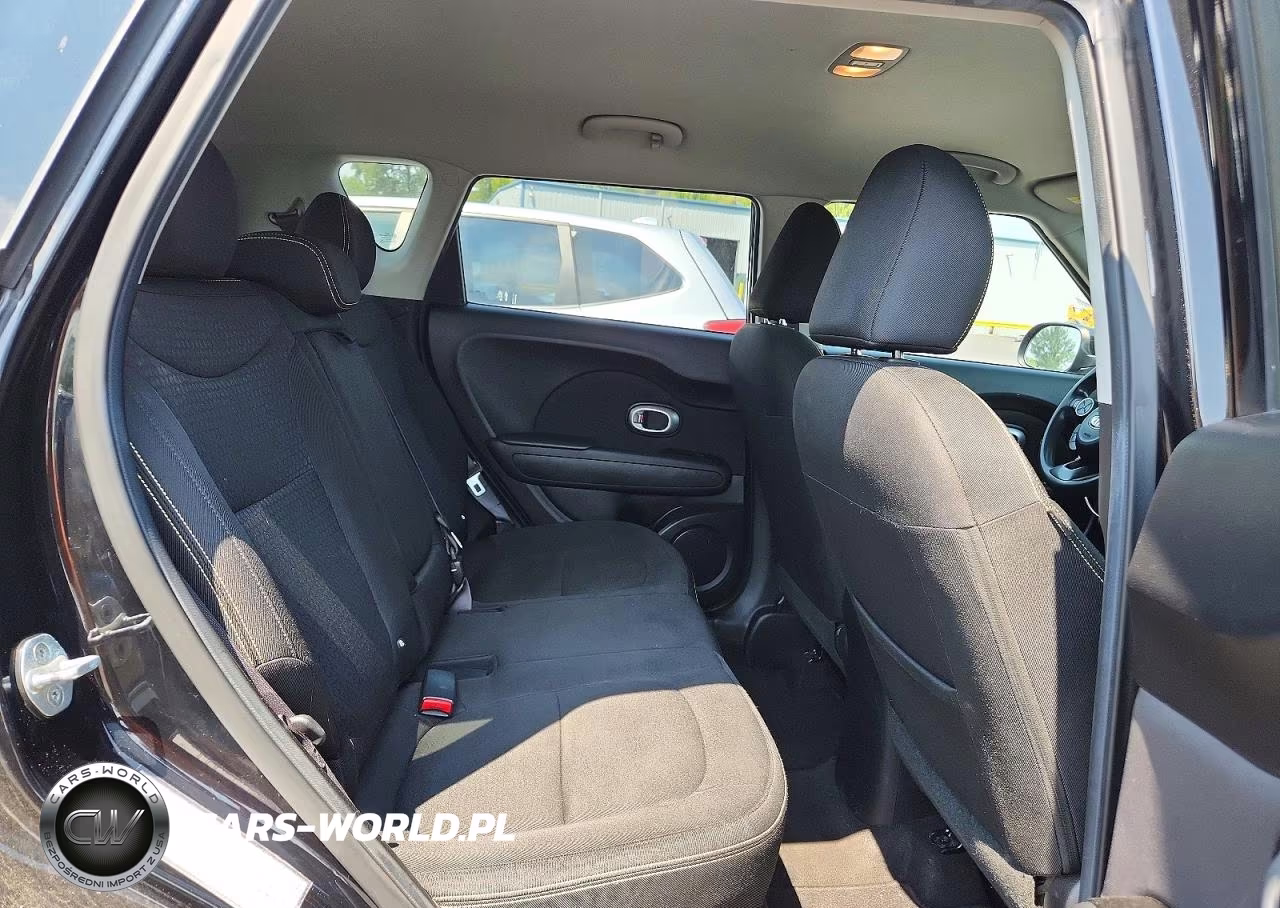 2015 Kia Soul + VIN:KNDJP3A51F7114830 - 10